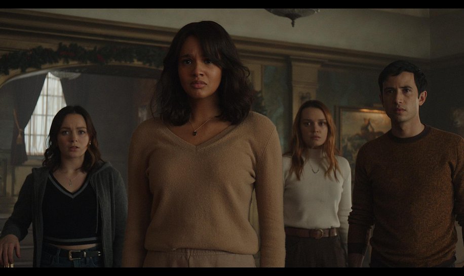 MOTHERLAND_S3_Pt1_A076C016_211217RE_211218_043956